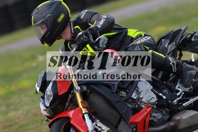 /Archiv-2022/13 25.04.2022 Plüss Moto Sport ADR/Einsteiger/87